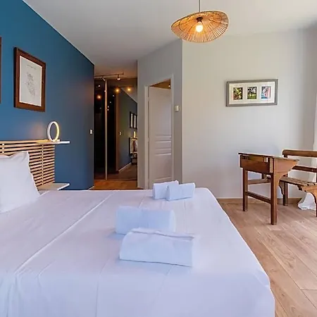 Andria 5* Μπεζιέ